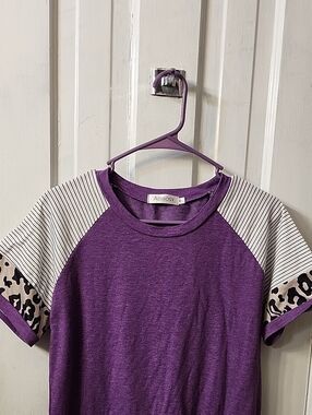 Purple Short-Sleeve Raglan Tee with Patterned Sleeves